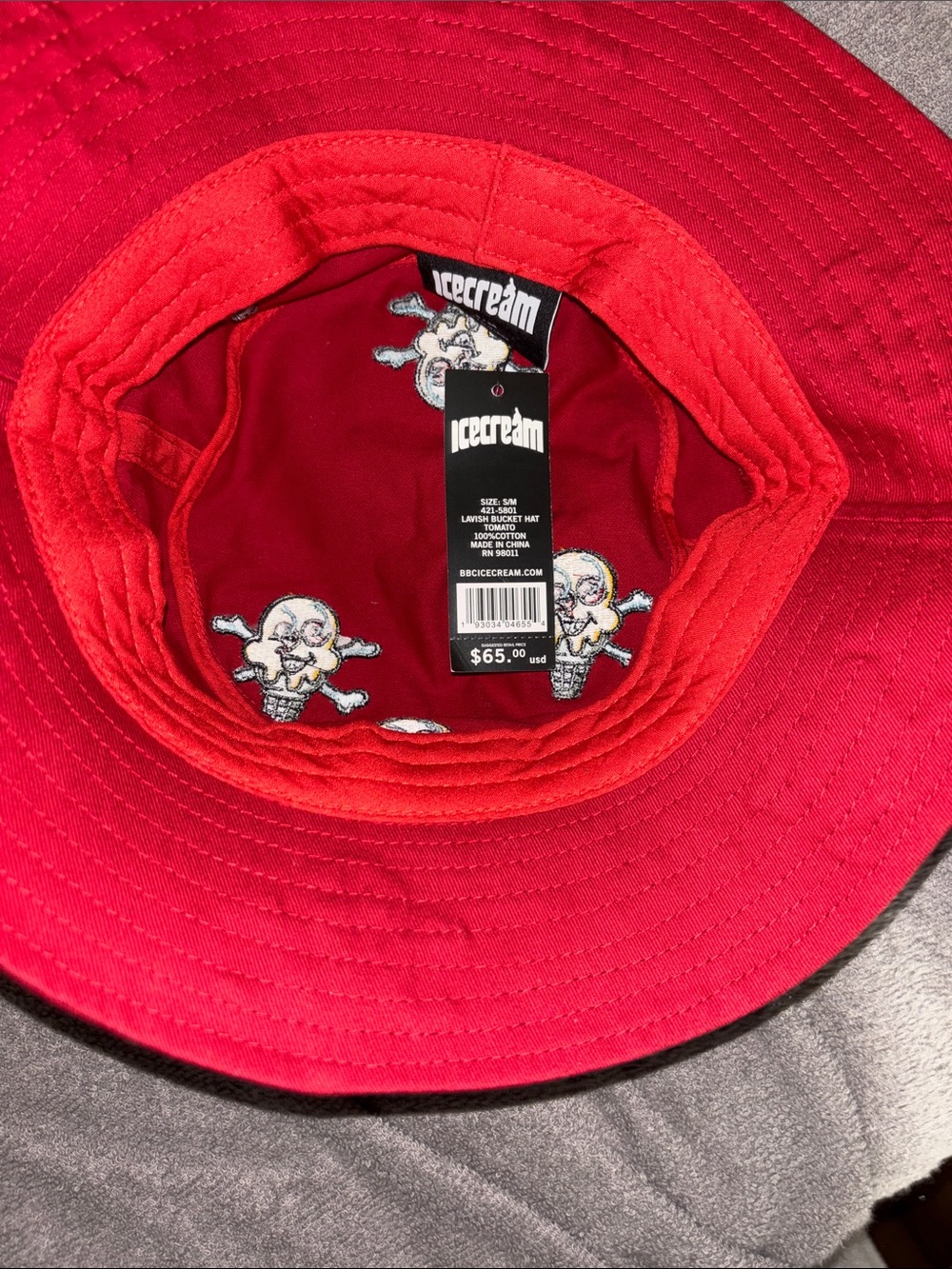 Icecream Red Embroidered Skull-Ice Cream Bucket Hat - Picture 2 of 3